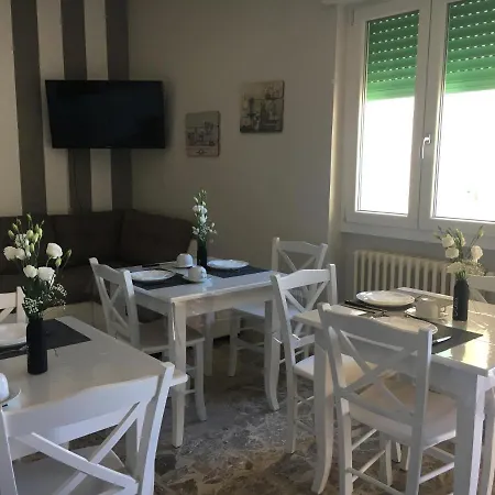 Alojamento de Acomodação e Pequeno-almoço L'aurora 4*